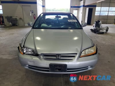 Piąte zdjęcie samochodu w środku: 2001 HONDA ACCORD EX VIN:1HGCG165X1A063458 - miniatura
