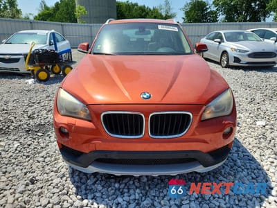 Piąte zdjęcie samochodu w środku: 2015 BMW X1 XDRIVE28I VIN:WBAVL1C58FVY24623 - miniatura