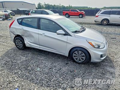 Czwarte zdjęcie samochodu z boku: 2017 HYUNDAI ACCENT SE VIN:KMHCT5AE5HU307627 - miniatura