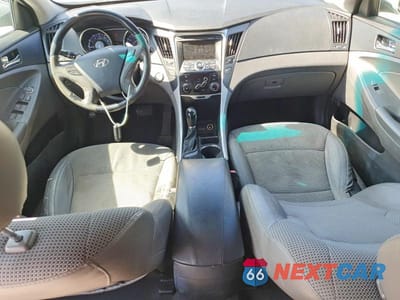 Zdjęcie 8 z 12 samochodu: 2011 HYUNDAI SONATA SE VIN:5NPEC4AC7BH277778 - miniatura