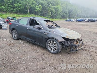 Czwarte zdjęcie samochodu z boku: 2020 KIA OPTIMA EX VIN:5XXGU4L15LG424632 - miniatura