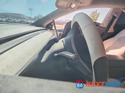Zdjęcie 9 z 12 samochodu: 2022 TESLA MODEL Y VIN:7SAYGDEF6NF337545 - miniatura
