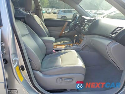 Zdjęcie 7 z 14 samochodu: 2009 TOYOTA HIGHLANDER BASE VIN:JTEEW44A292033934 - miniatura