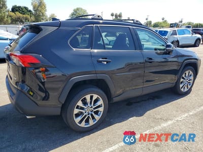 Trzecie zdjęcie samochodu z tyłu: 2021 TOYOTA RAV4 XLE PREMIUM VIN:2T3C1RFV9MC168742 - miniatura