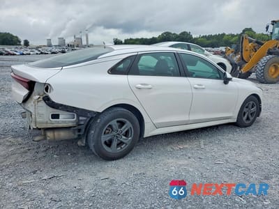 Trzecie zdjęcie samochodu z tyłu: 2021 KIA K5 LX VIN:5XXG24J25MG032284 - miniatura
