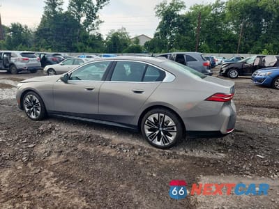 Drugie zdjęcie samochodu z przodu: 2024 BMW 530 XI VIN:WBA53FJ00RCP92755 - miniatura