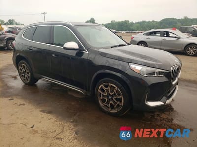 Czwarte zdjęcie samochodu z boku: 2024 BMW X1 XDRIVE28I VIN:WBX73EF08R5Z87508 - miniatura