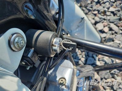 Zdjęcie 8 z 9 samochodu: 2002 HARLEY-DAVIDSON XL883 HUGGER VIN:1HD4CEM102K130763 - miniatura