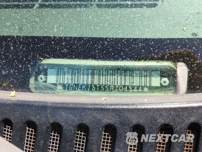 Zdjęcie 13 z 13 samochodu: 2005 CHEVROLET TAHOE K1500 VIN:1GNEK13T55R104344 - miniatura