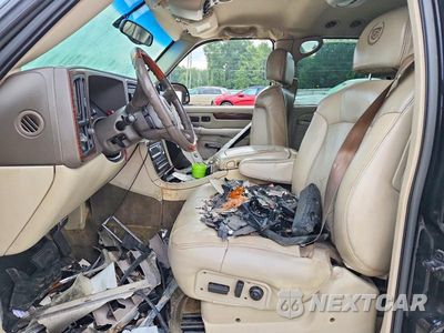 Zdjęcie 7 z 12 samochodu: 2002 CADILLAC ESCALADE LUXURY VIN:1GYEC63T52R310837 - miniatura