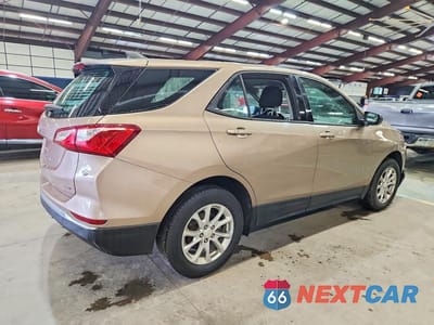 Trzecie zdjęcie samochodu z tyłu: 2018 CHEVROLET EQUINOX LS VIN:2GNAXREVXJ6176238 - miniatura