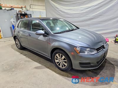 Czwarte zdjęcie samochodu z boku: 2016 VOLKSWAGEN GOLF S/SE VIN:3VW217AU9GM015696 - miniatura