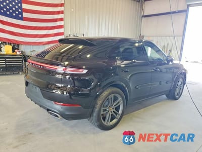 Trzecie zdjęcie samochodu z tyłu: 2026 PORSCHE CAYENNE COUPE VIN:WP1BA2AY9TDA35072 - miniatura