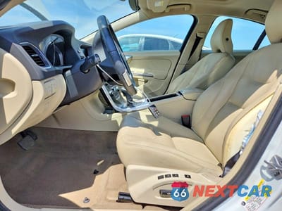 Zdjęcie 7 z 12 samochodu: 2015 VOLVO S60 PREMIER+ VIN:YV1612TC3F1310052 - miniatura