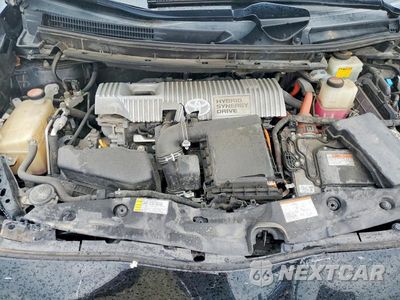 Zdjęcie 11 z 12 samochodu: 2015 TOYOTA PRIUS TWO VIN:JTDKN3DU9F1992683 - miniatura