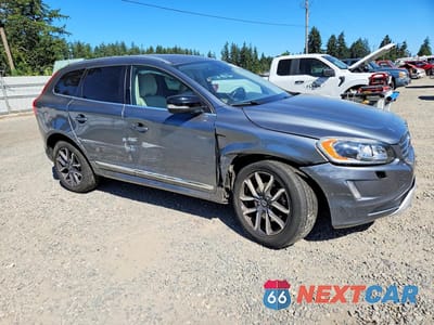 Czwarte zdjęcie samochodu z boku: 2017 VOLVO XC60 T6 DYNAMIC VIN:YV449MRR4H2226183 - miniatura