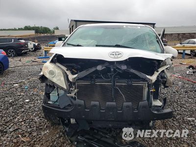 Piąte zdjęcie samochodu w środku: 2012 TOYOTA SIENNA XLE 8-PASSENGER VIN:5TDYK3DC8CS212018 - miniatura