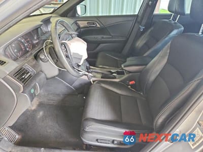 Zdjęcie 7 z 13 samochodu: 2016 HONDA ACCORD SPORT VIN:1HGCR2F51GA171475 - miniatura