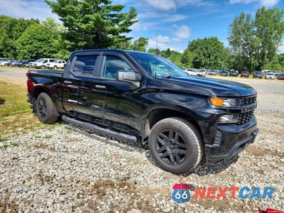 Czwarte zdjęcie samochodu z boku: 2021 CHEVROLET SILVERADO K1500 CUSTOM VIN:1GCPYBEK1MZ345410 - miniatura