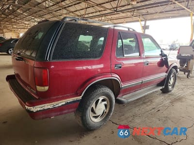 Trzecie zdjęcie samochodu z tyłu: 1995 CHEVROLET BLAZER VIN:1GNDT13W3S2253973 - miniatura