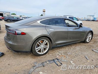 Trzecie zdjęcie samochodu z tyłu: 2015 TESLA MODEL S VIN:5YJSA1E26FF110826 - miniatura