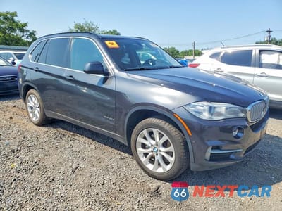 Czwarte zdjęcie samochodu z boku: 2016 BMW X5 XDR40E VIN:5UXKT0C55G0S77081 - miniatura