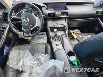 Zdjęcie 8 z 12 samochodu: 2019 LEXUS IS 300 VIN:JTHC81D20K5035102 - miniatura