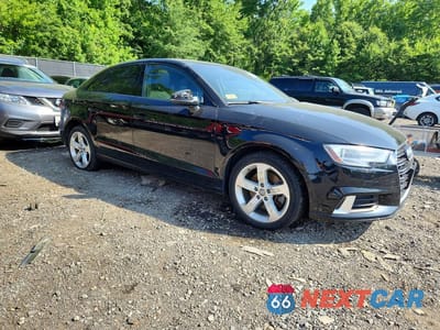 Czwarte zdjęcie samochodu z boku: 2018 AUDI A3 PREMIUM VIN:WAUAUGFF9J1028739 - miniatura