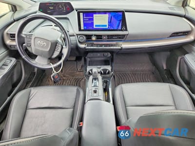 Zdjęcie 8 z 12 samochodu: 2024 TOYOTA PRIUS XLE VIN:JTDADABU6R3015788 - miniatura