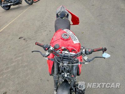 Piąte zdjęcie samochodu w środku: 2024 DUCATI STREETFIGHTER V4 VIN:ZDMFAKWW9RB009364 - miniatura