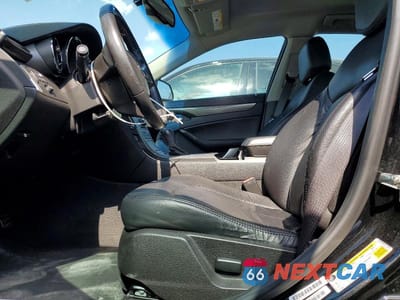 Zdjęcie 7 z 13 samochodu: 2010 CADILLAC CTS VIN:1G6DA5EG9A0120529 - miniatura
