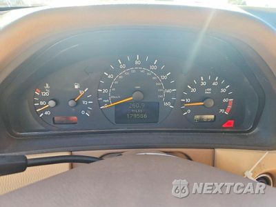 Zdjęcie 9 z 12 samochodu: 2001 MERCEDES-BENZ E 320 4MATIC VIN:WDBJH82J91X048766 - miniatura