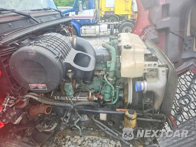 Zdjęcie 11 z 14 samochodu: 2019 VOLVO VN VNL VIN:4V4NC9EH9KN899256 - miniatura