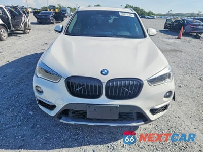 Piąte zdjęcie samochodu w środku: 2017 BMW X1 XDRIVE28I VIN:WBXHT3C3XH5F72182 - miniatura