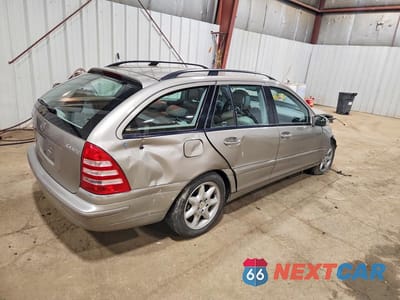 Trzecie zdjęcie samochodu z tyłu: 2003 MERCEDES-BENZ C 240 SPORTWAGON 4MATIC VIN:WDBRH81J83F372062 - miniatura