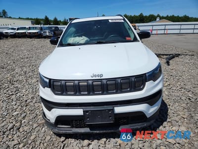 Piąte zdjęcie samochodu w środku: 2022 JEEP COMPASS LATITUDE LUX VIN:3C4NJDFB5NT169797 - miniatura