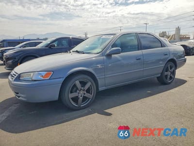 1999 TOYOTA CAMRY LE 4T1BG22K8XU519925 - główne zdjęcie licytacji z USA - miniatura