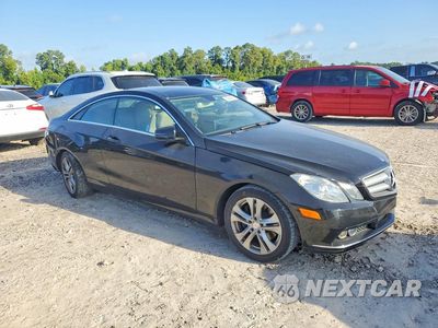 Czwarte zdjęcie samochodu z boku: 2010 MERCEDES-BENZ E 350 VIN:WDDKJ5GB4AF040077 - miniatura