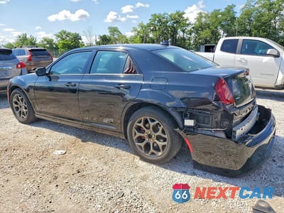 Drugie zdjęcie samochodu z przodu: 2017 CHRYSLER 300 S VIN:2C3CCAGG0HH512706 - miniatura