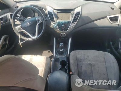 Zdjęcie 8 z 13 samochodu: 2013 HYUNDAI VELOSTER BASE VIN:KMHTC6AD1DU179751 - miniatura