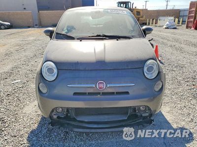 Piąte zdjęcie samochodu w środku: 2016 FIAT 500 ELECTRIC VIN:3C3CFFGE7GT221872 - miniatura