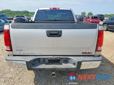 Zdjęcie 6 z 12 samochodu: 2008 GMC SIERRA K1500 VIN:2GTEK190981216468 - miniatura