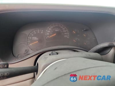 Zdjęcie 9 z 12 samochodu: 2005 GMC NEW SIERRA C1500 VIN:2GTEC13T551131848 - miniatura