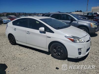 Czwarte zdjęcie samochodu z boku: 2011 TOYOTA PRIUS THREE VIN:JTDKN3DU1B5285533 - miniatura