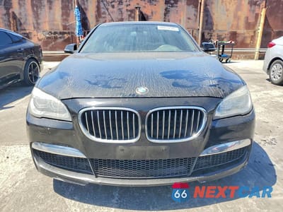 Piąte zdjęcie samochodu w środku: 2013 BMW 750 I VIN:WBAYA8C59DC996616 - miniatura