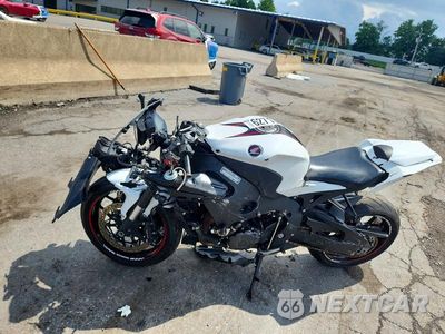 Trzecie zdjęcie samochodu z tyłu: 2014 HONDA CBR1000 RR VIN:JH2SC595XEK600216 - miniatura