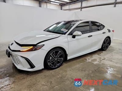 2025 TOYOTA CAMRY XSE 4T1DAACK1SU038183 - główne zdjęcie licytacji z USA - miniatura