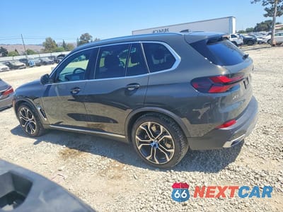Drugie zdjęcie samochodu z przodu: 2026 BMW X5 XDRIVE50E VIN:5UX43EU08T9039076 - miniatura