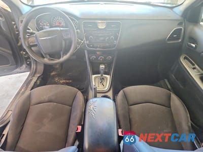 Zdjęcie 8 z 12 samochodu: 2014 CHRYSLER 200 LX VIN:1C3CCBAB7EN236076 - miniatura