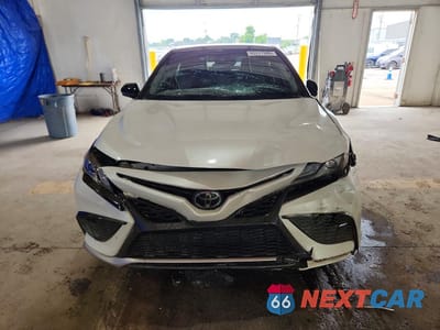 Piąte zdjęcie samochodu w środku: 2022 TOYOTA CAMRY XSE VIN:4T1K61BK0NU067284 - miniatura
